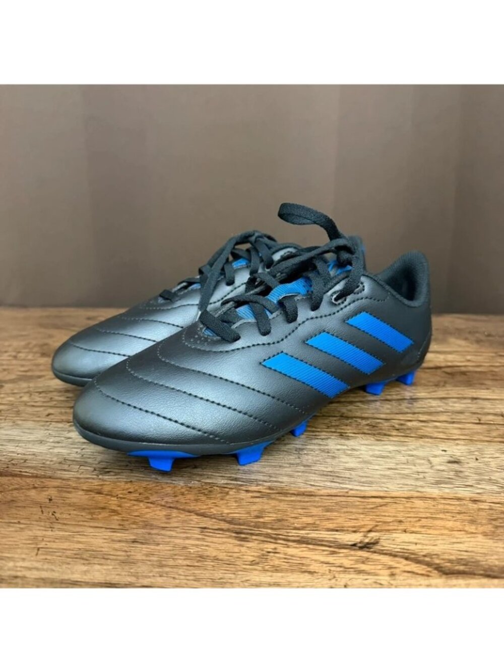 Adidas Cleats - Picture 5 of 8